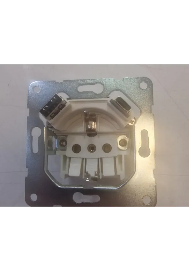 TOMA SCHUKO + USB A+C PD